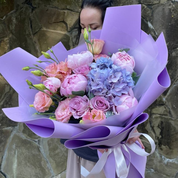 Букет с пионами "Блю логан" в Вологде