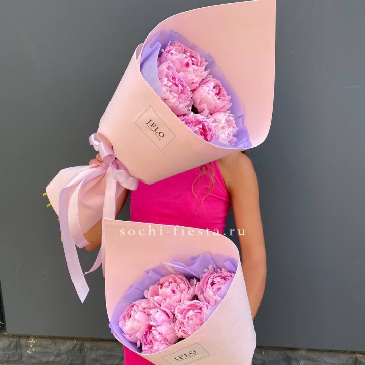 Букет из 5 пионов в Вологде