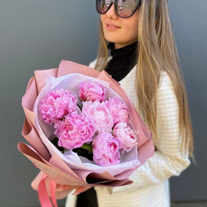 7 пионов в оформлении в Вологде