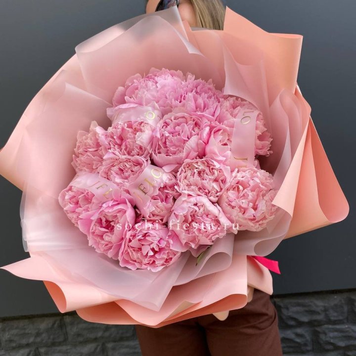 15 пионов "Монинг" в Вологде