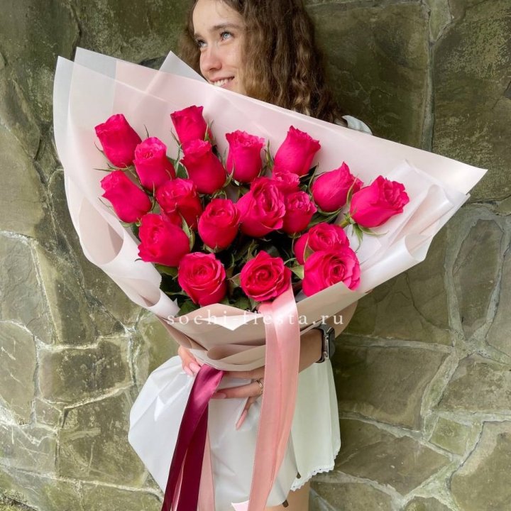 19 алых роз в Вологде