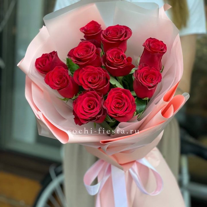 Букет красных роз "Мадам ред" в Вологде