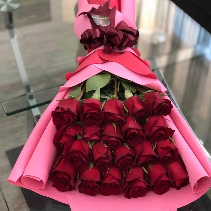 21 красная роза "Элеганс" в Вологде