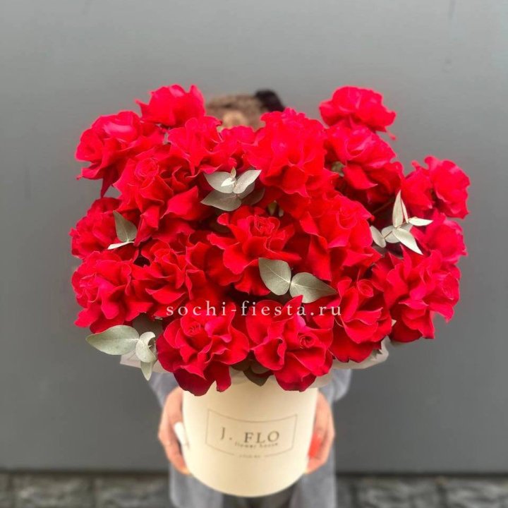 35 Французских роз в боксе в Вологде