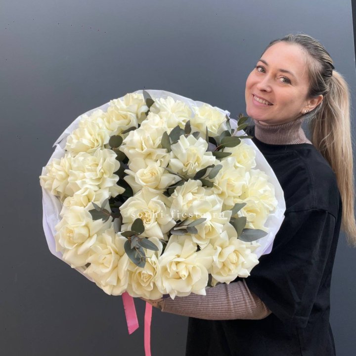 25 Белых французских роз Вайт найс в Вологде
