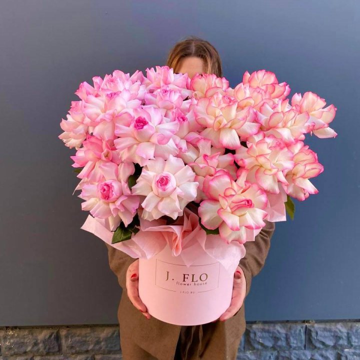 25 Французских роз микс в боксе в Вологде