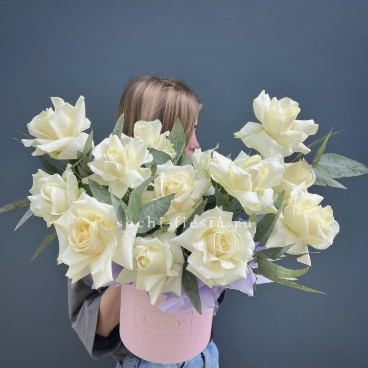 15 Французских роз в боксе в Вологде