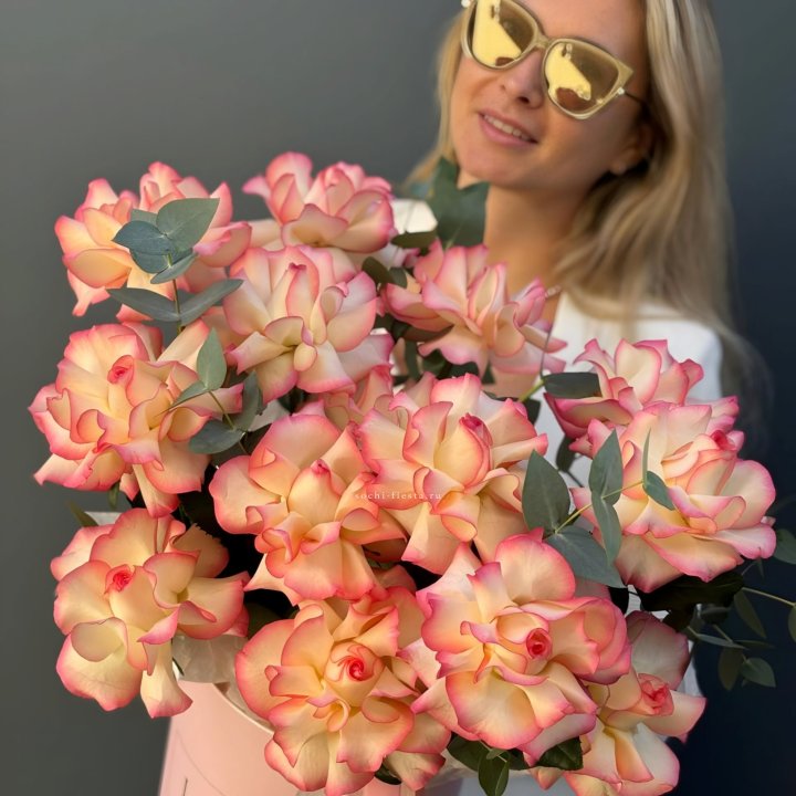 15 французских  роз Джумилия в боксе в Вологде