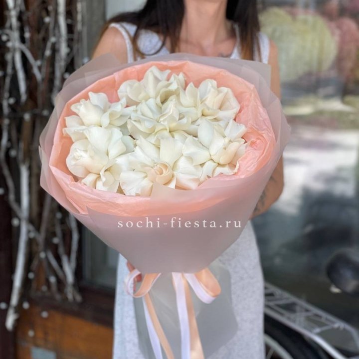 7 Белых французских роз в Вологде