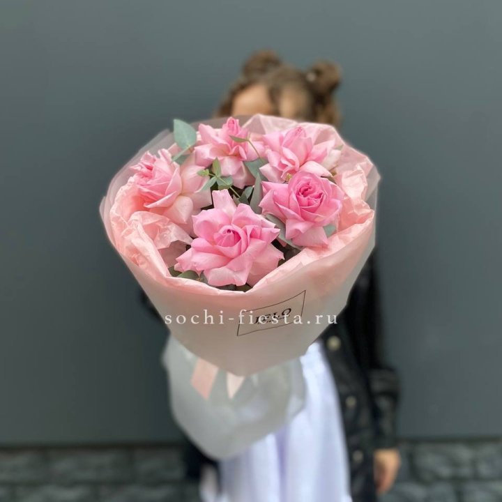 5 французских розовых роз  в Вологде