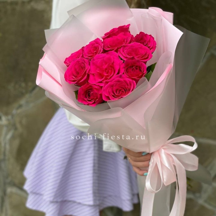 Букет алых роз в Вологде