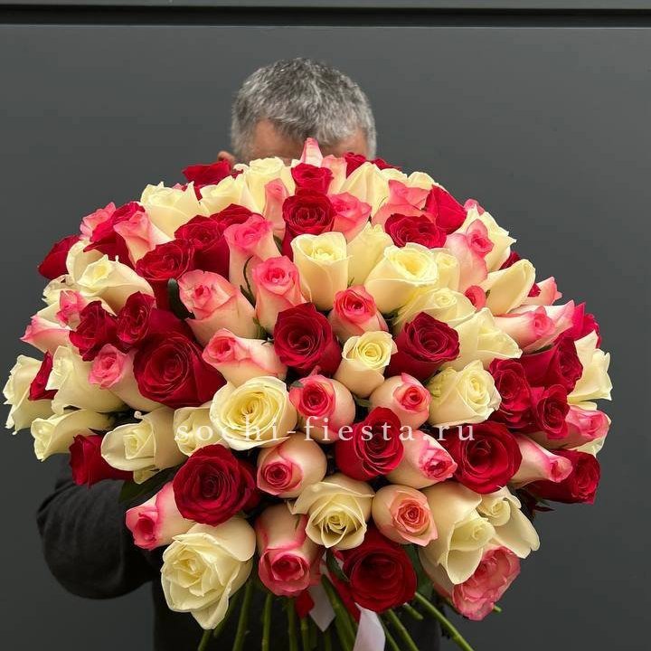 101 разноцветная роза "Джули" в Вологде