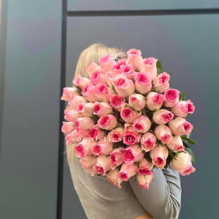 51 розовая роза в Вологде