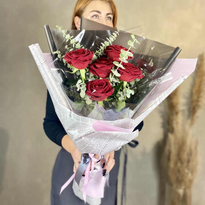 5 красных роз в Вологде