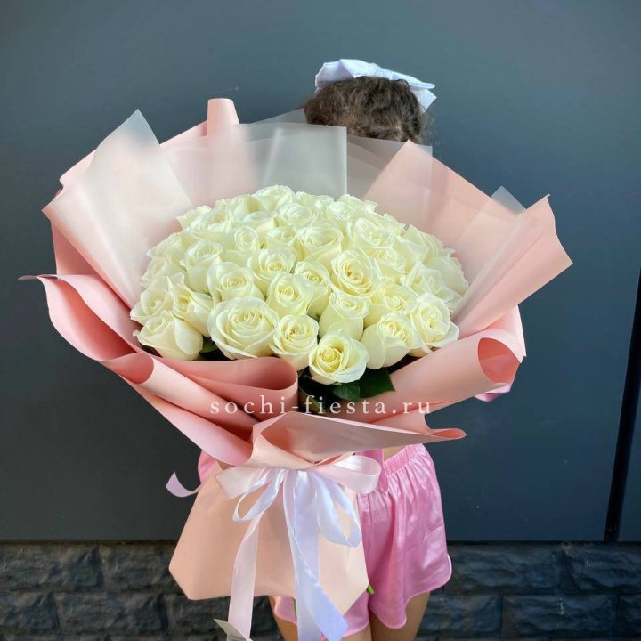 35 белых роз в Вологде