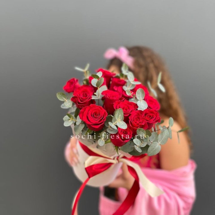 15 Красных роз в боксе №2 в Вологде