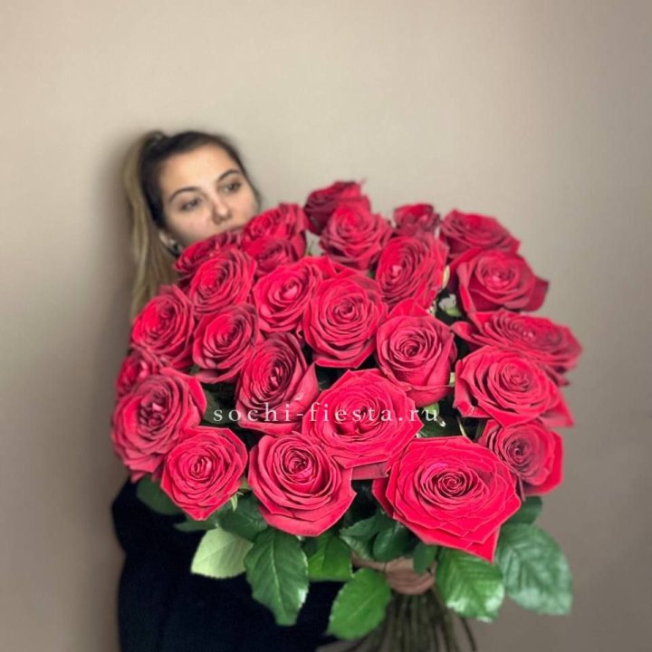 25 высоких роз в Вологде