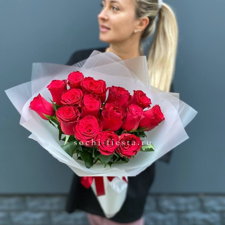 Букет из 15 красных роз  в Вологде