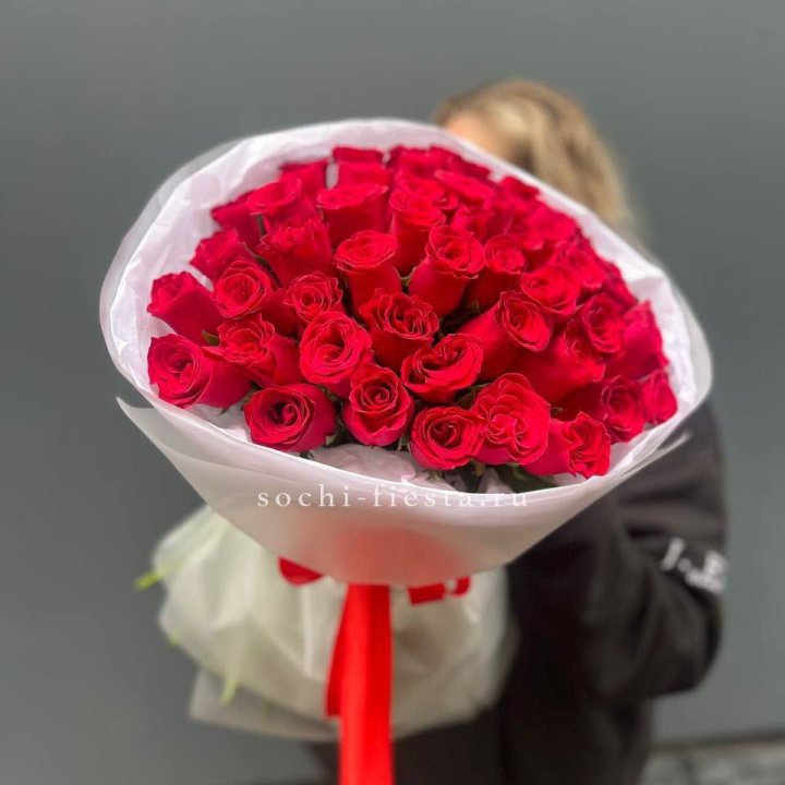 55 красных роз "Амелия" в Вологде