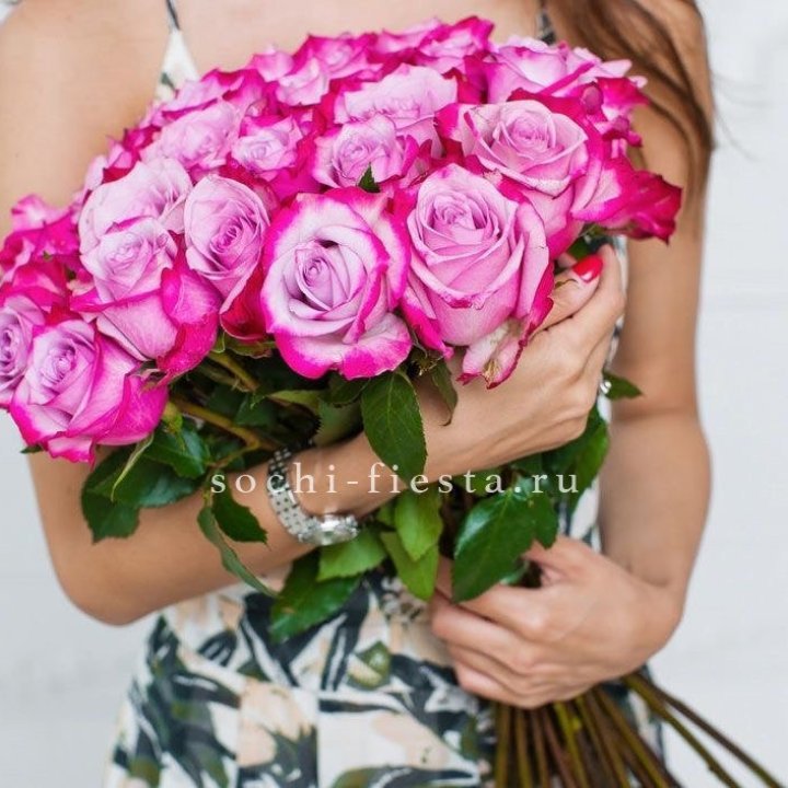 Букет высоких роз Ди перпел в Вологде