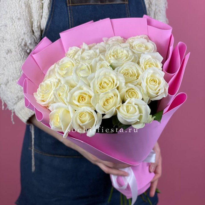 25 белых роз в Вологде