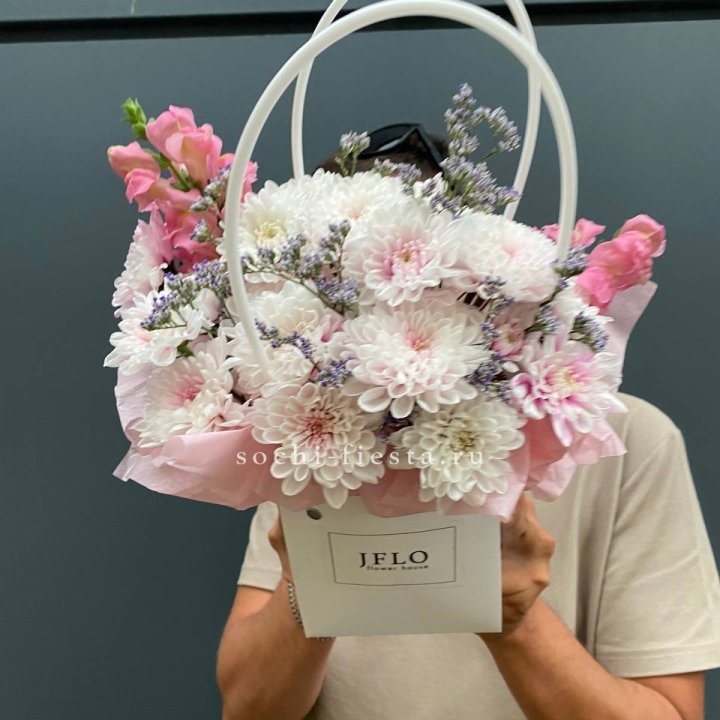 Сумочка из стойких цветов  в Вологде