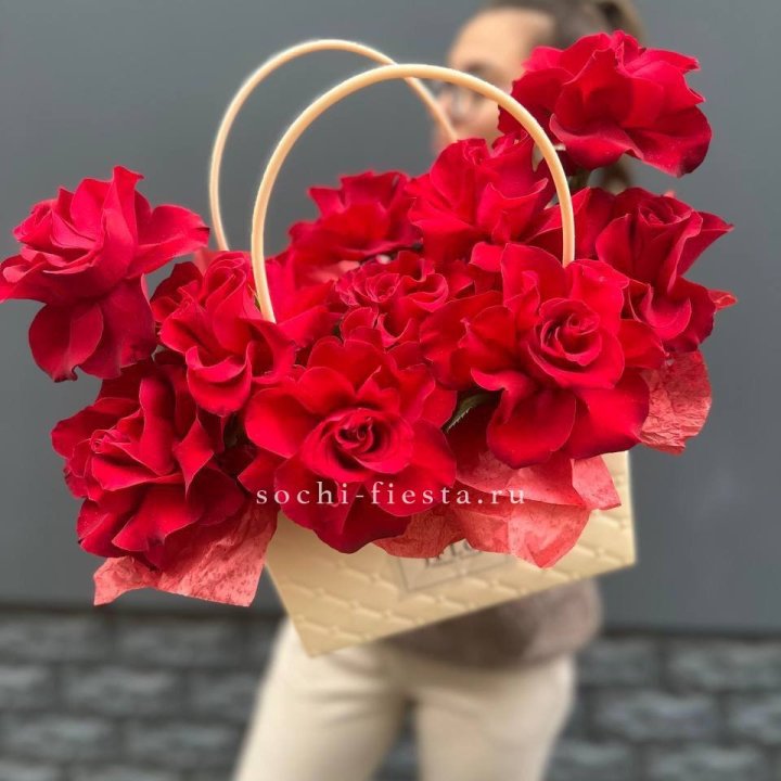 Французские розы в сумочке в Вологде