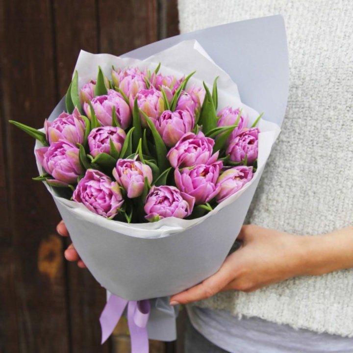 Букет пионовидных тюльпанов в Вологде