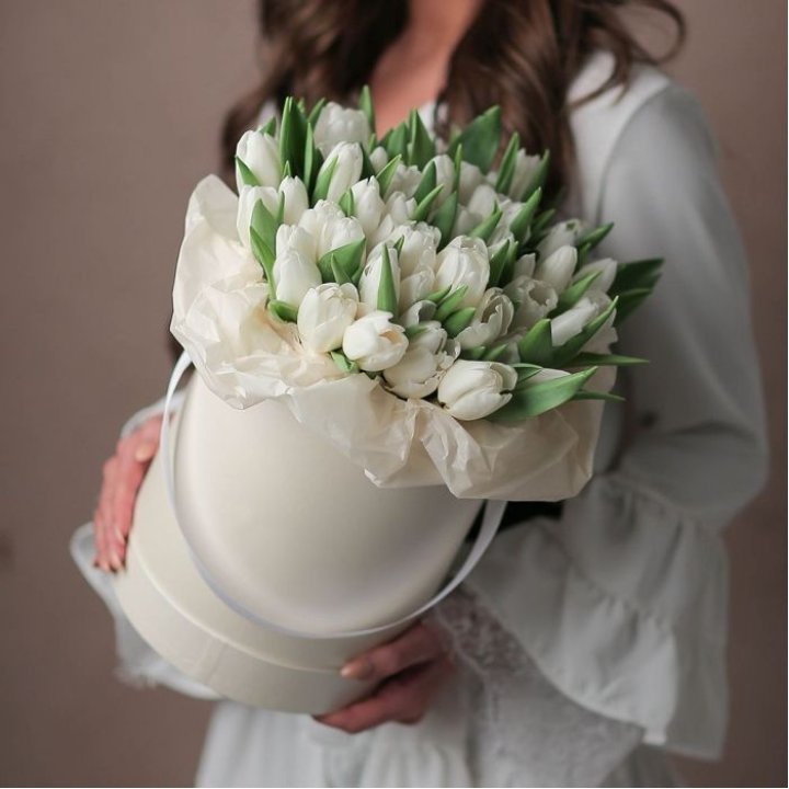 Тюльпаны в цилиндре  в Вологде